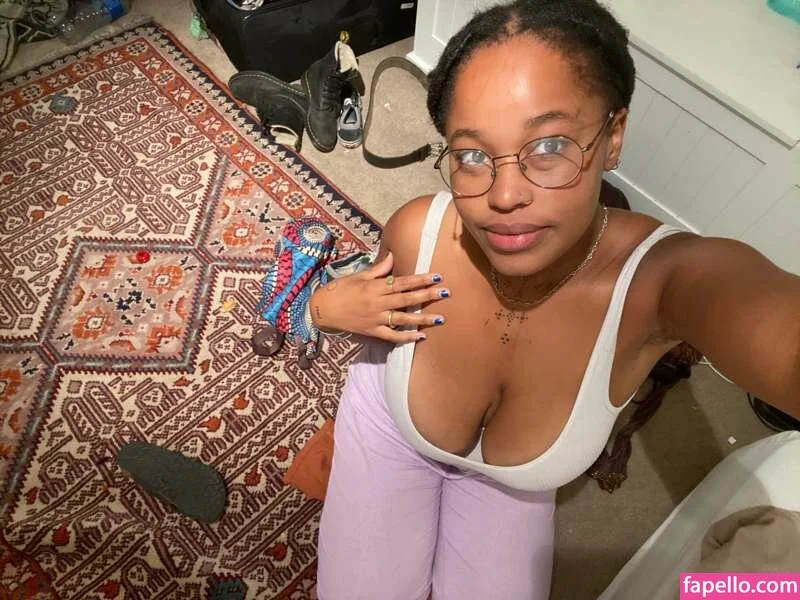 Ariel Cosmo Onlyfans Photo Gallery 