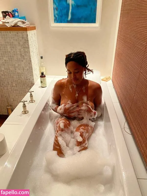 Ariel Cosmo Onlyfans Photo Gallery 