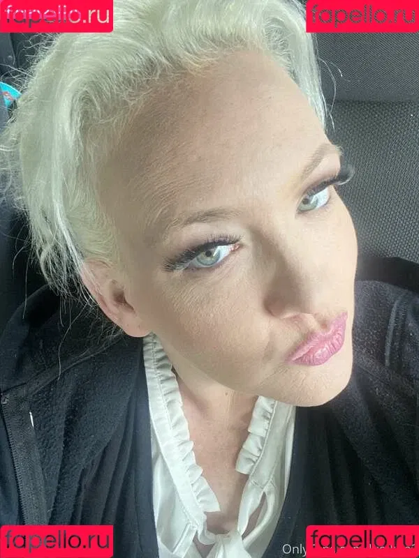 Kira Lust Onlyfans Photo Gallery 