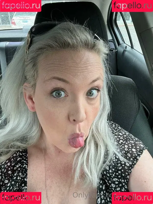 Kira Lust Onlyfans Photo Gallery 