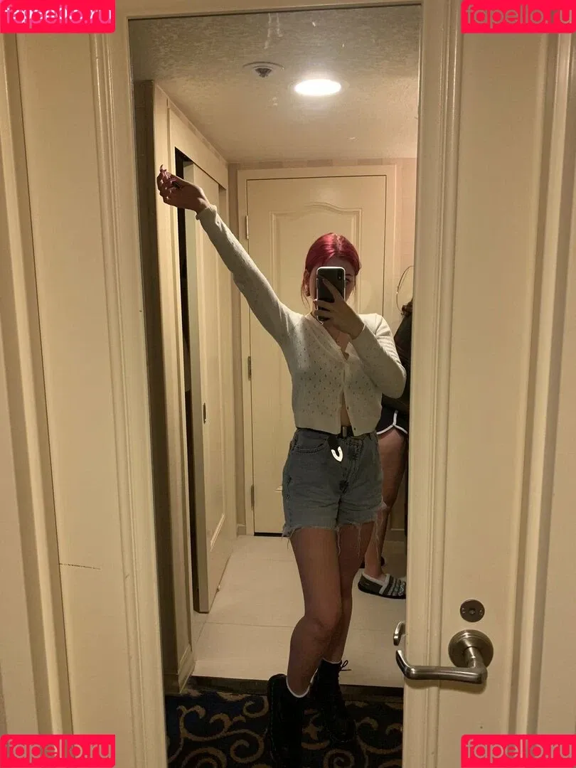 soph8983/Sophie43 Onlyfans Photo Gallery 