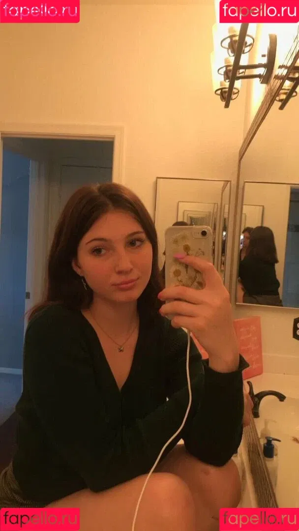 soph8983/Sophie43 Onlyfans Photo Gallery 