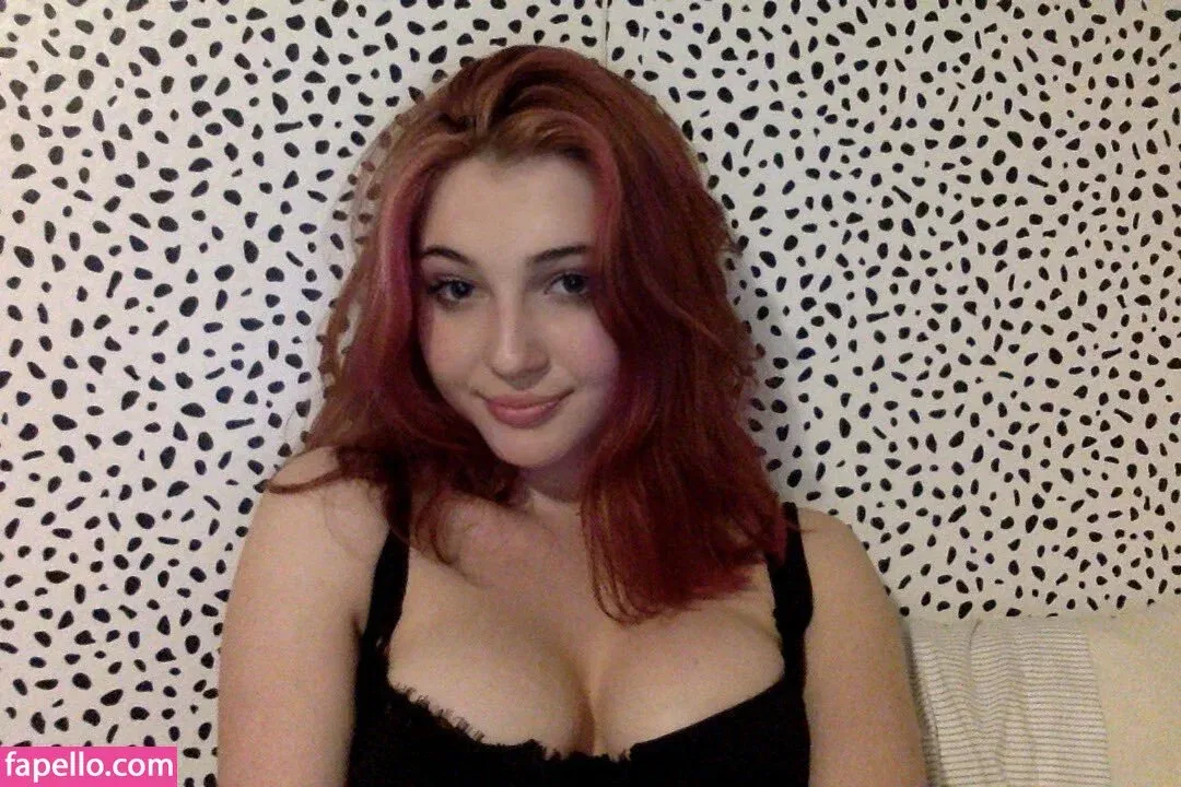 soph8983/Sophie43 Onlyfans Photo Gallery 