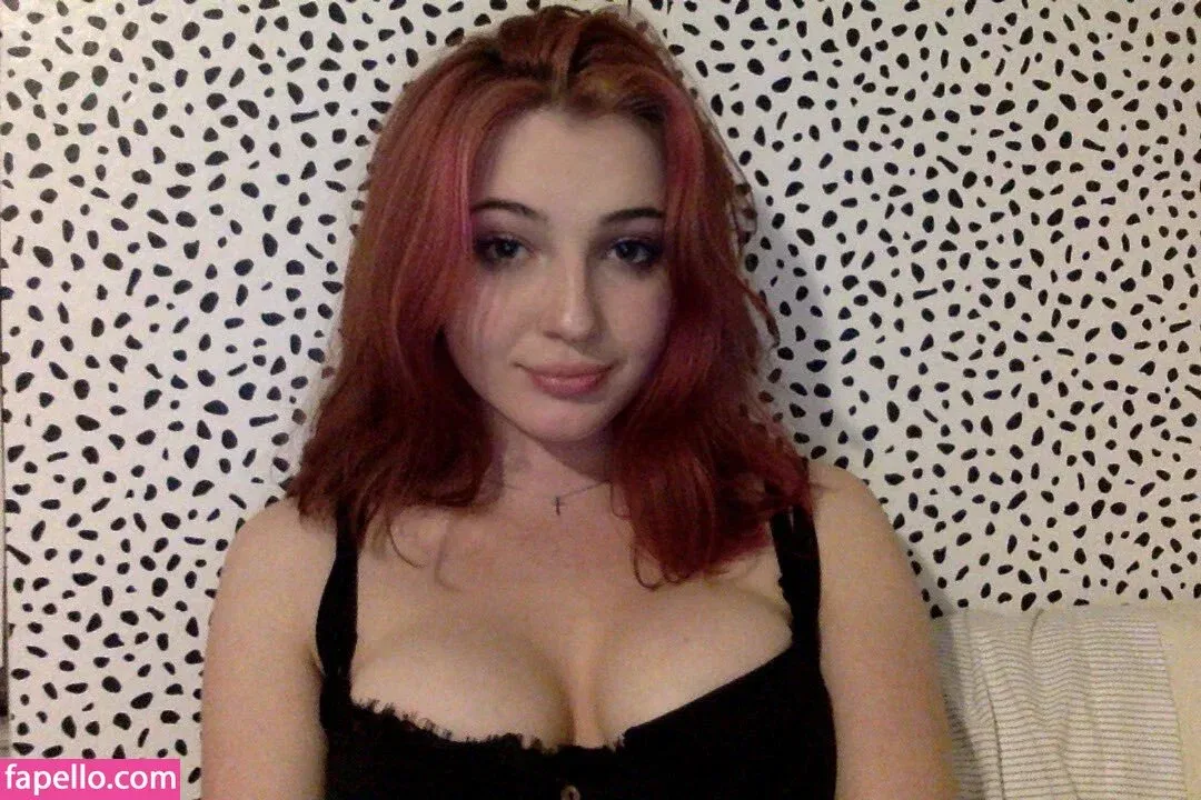 soph8983/Sophie43 Onlyfans Photo Gallery 