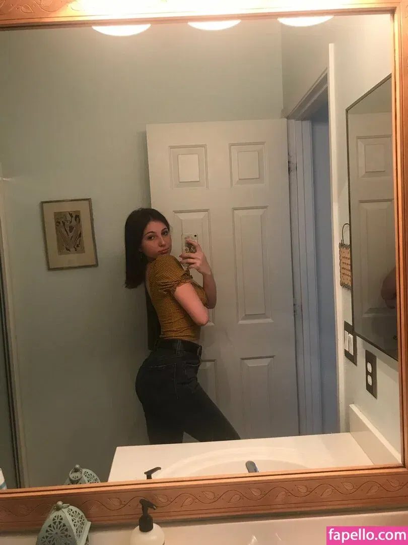 soph8983/Sophie43 Onlyfans Photo Gallery 