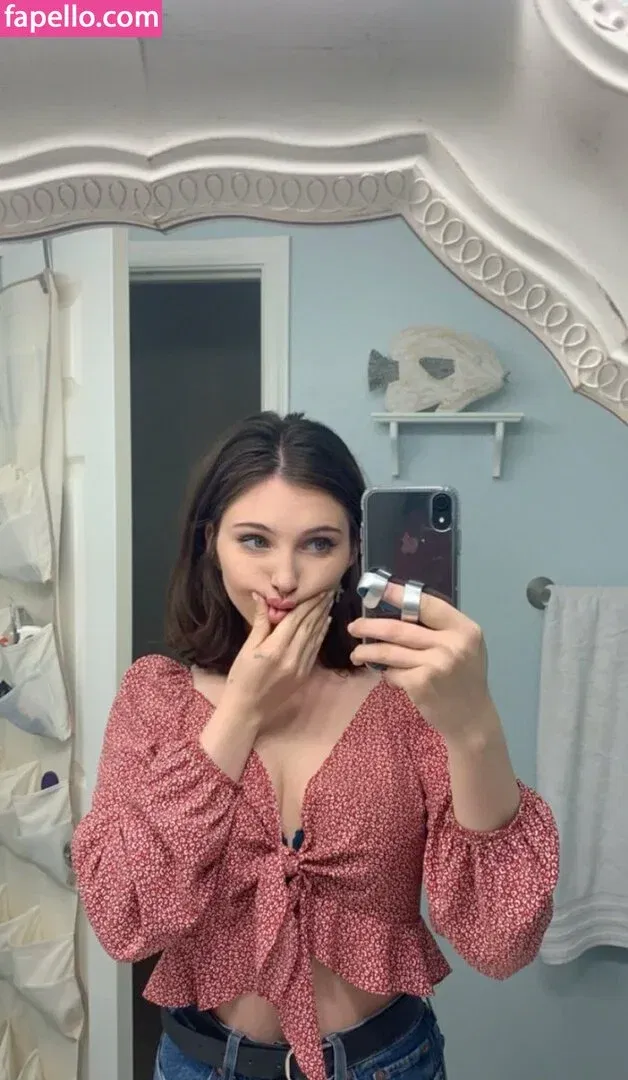 soph8983/Sophie43 Onlyfans Photo Gallery 