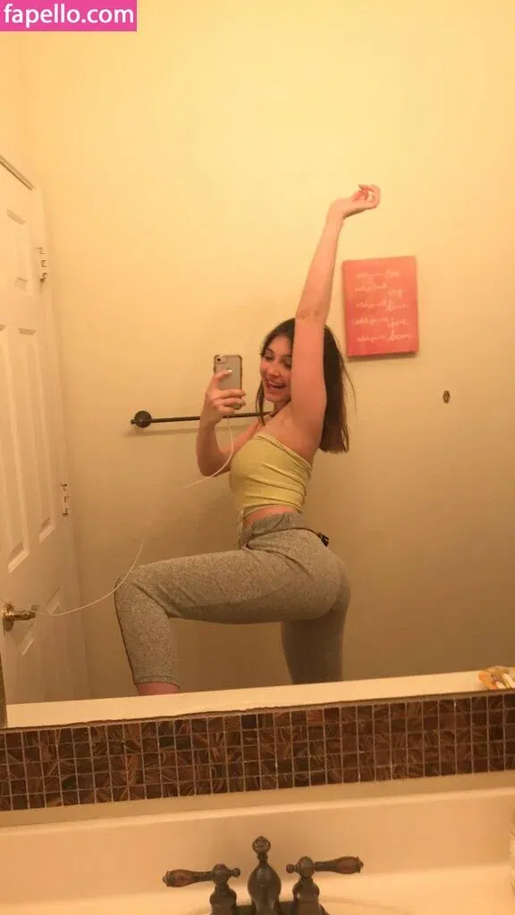 soph8983/Sophie43 Onlyfans Photo Gallery 