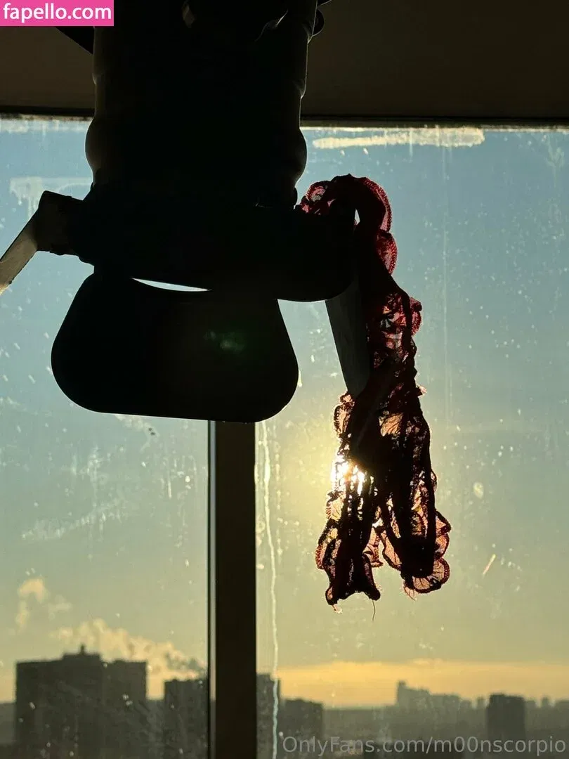 m00nscorpio Onlyfans Photo Gallery 