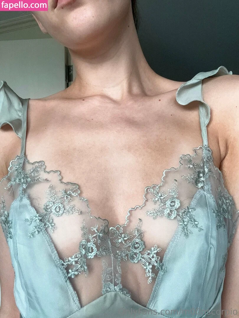 m00nscorpio Onlyfans Photo Gallery 