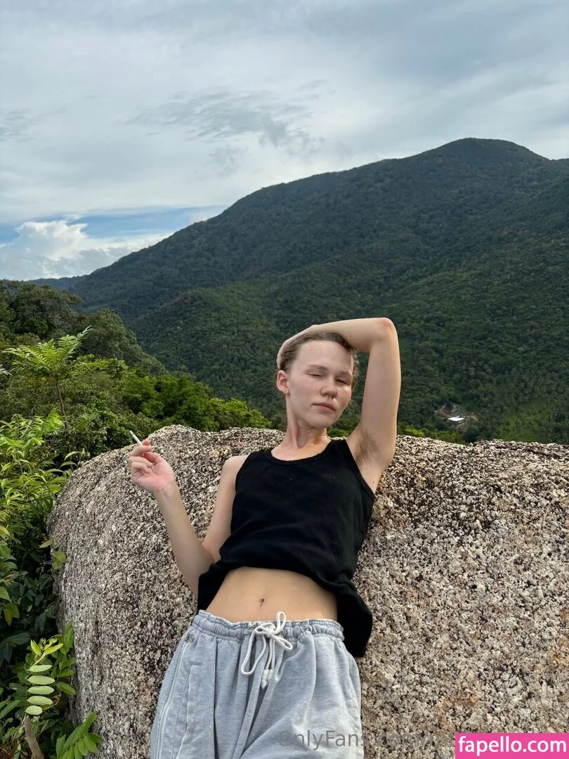 m00nscorpio Onlyfans Photo Gallery 