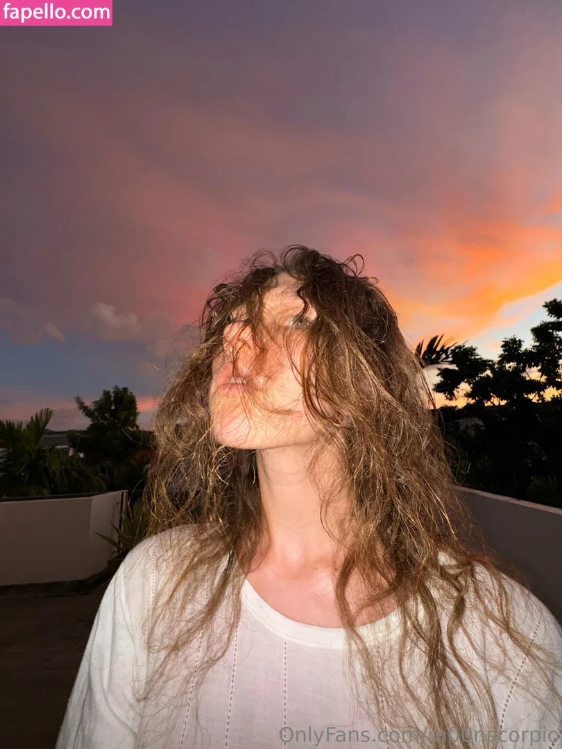 m00nscorpio Onlyfans Photo Gallery 