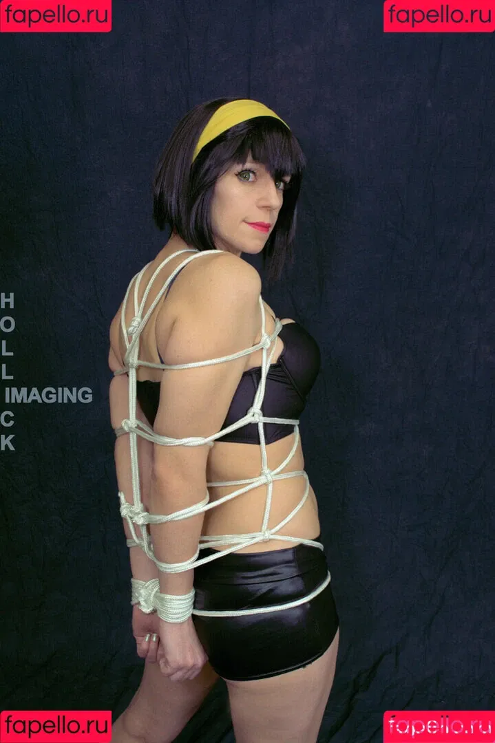 Little Finch Cosplay Onlyfans Photo Gallery 