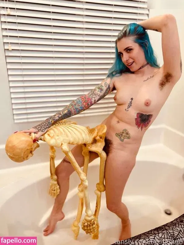 Pearl Sage Onlyfans Photo Gallery 