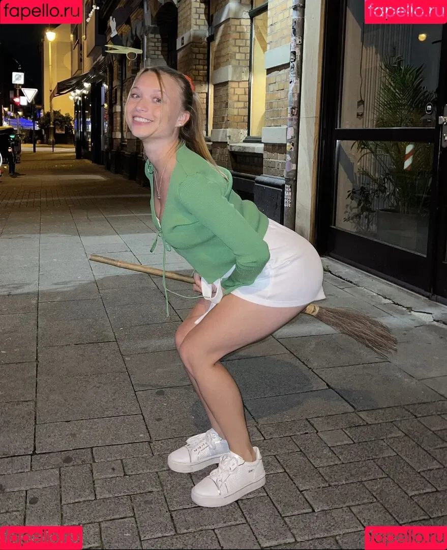 Lisa Küppers Onlyfans Photo Gallery 