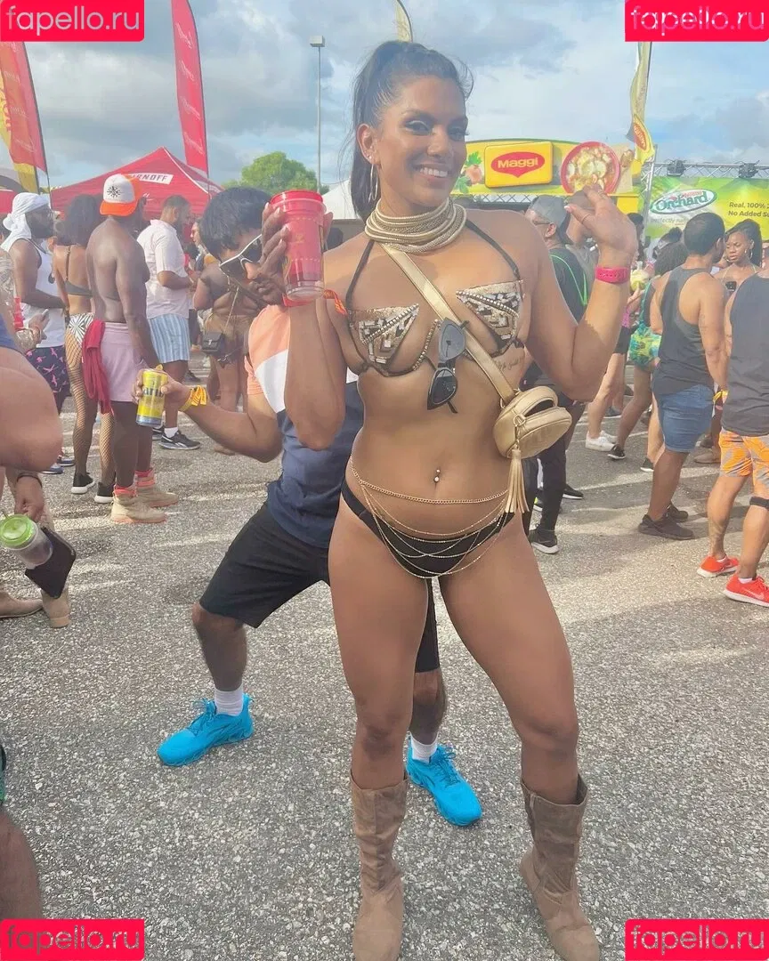April Suraj Onlyfans Photo Gallery 