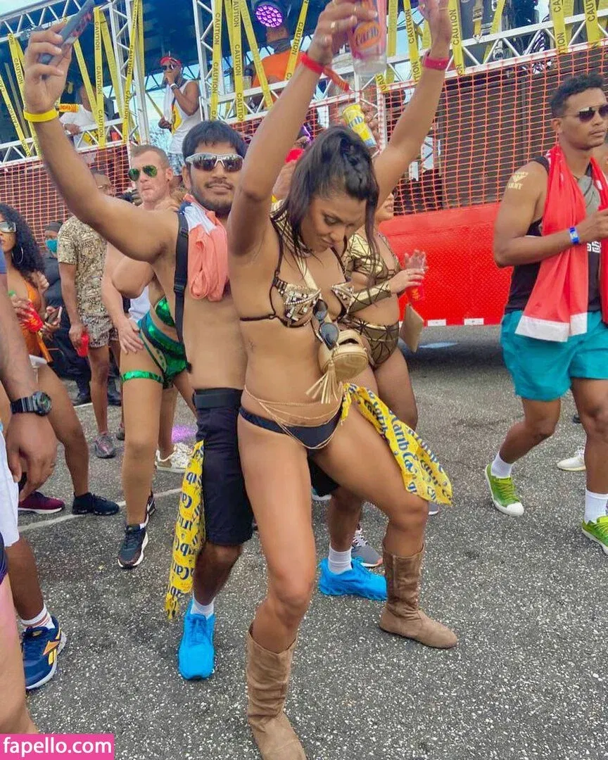 April Suraj Onlyfans Photo Gallery 