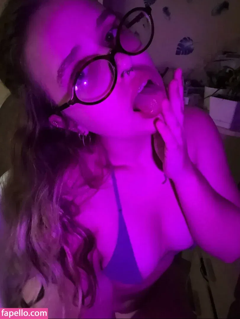 curly_decency Onlyfans Photo Gallery 