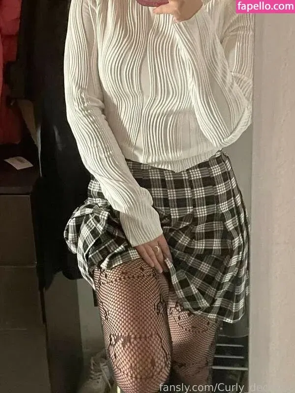 curly_decency Onlyfans Photo Gallery 