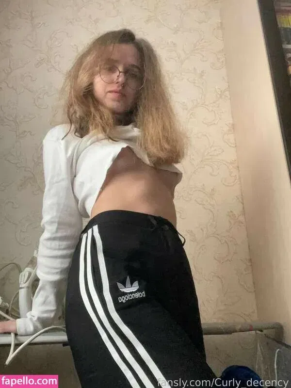 curly_decency Onlyfans Photo Gallery 