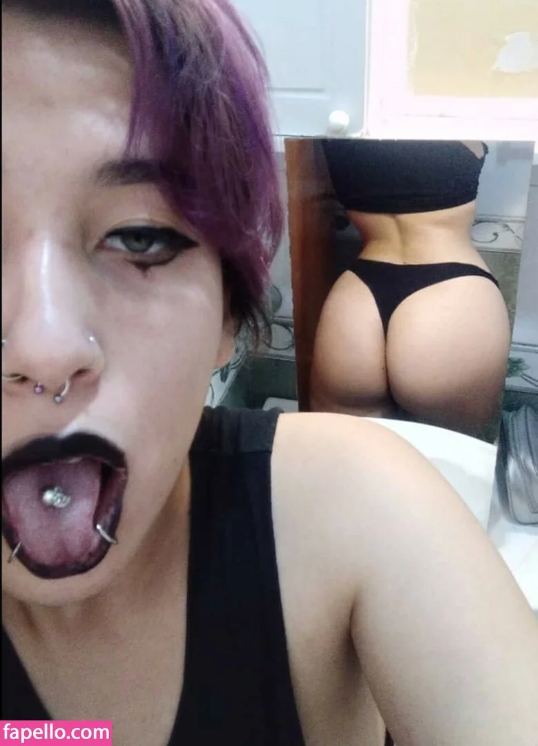 zurdache Onlyfans Photo Gallery 