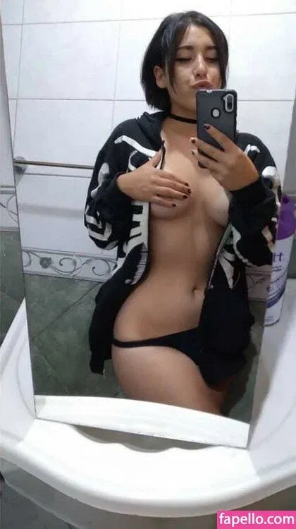 zurdache Onlyfans Photo Gallery 