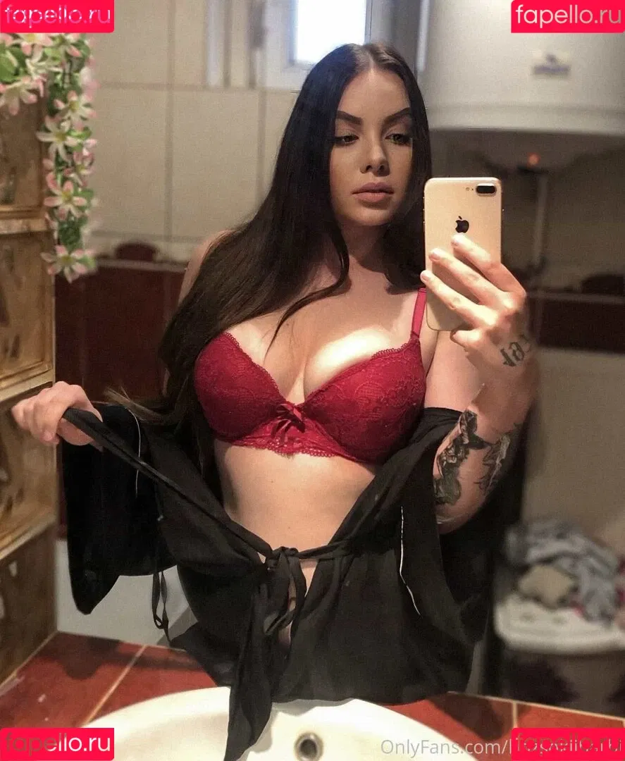 Bozsokii Barbi Onlyfans Photo Gallery 