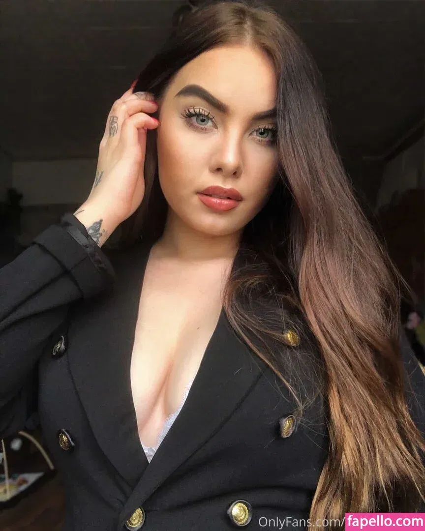 Bozsokii Barbi Onlyfans Photo Gallery 