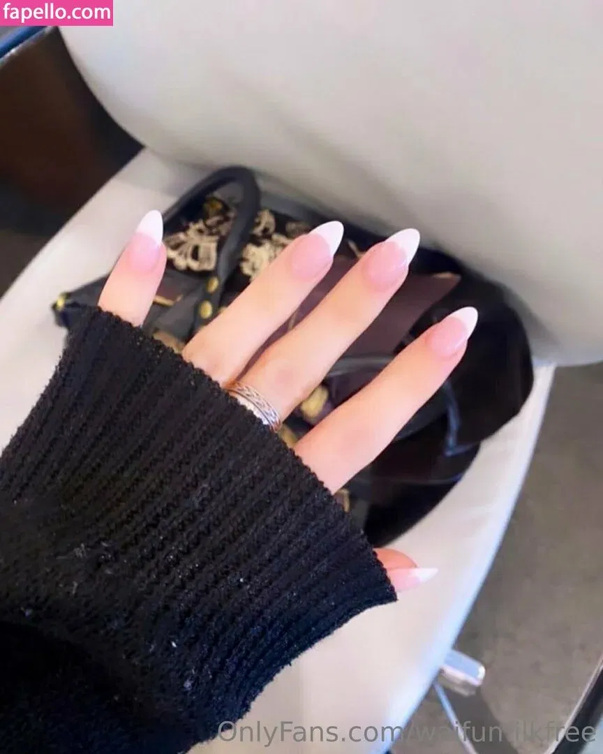 waifumilkfree Onlyfans Photo Gallery 