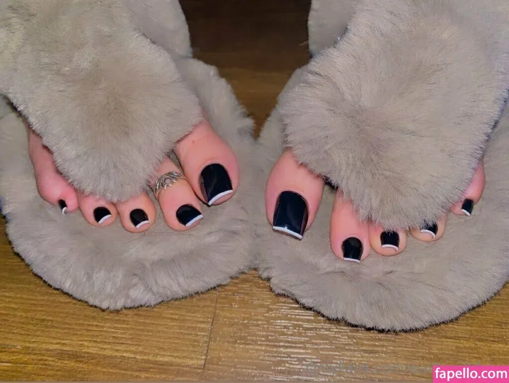 waifumilkfree Onlyfans Photo Gallery 