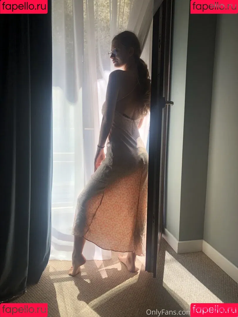 AnnieKarrera Onlyfans Photo Gallery 
