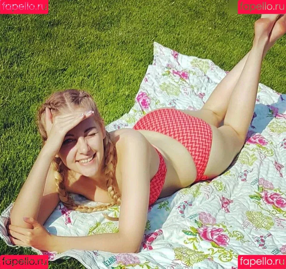 Sarah Milkowski Onlyfans Photo Gallery 