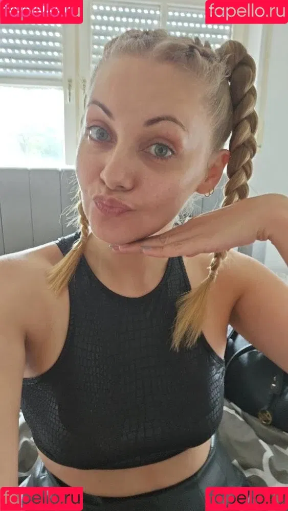 Sarah Milkowski Onlyfans Photo Gallery 