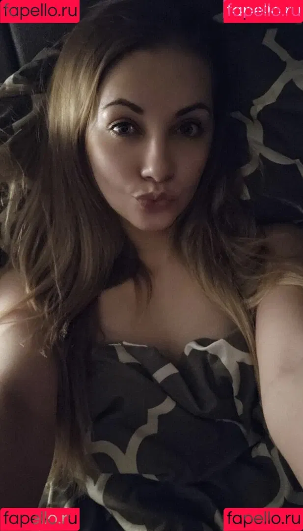 Sarah Milkowski Onlyfans Photo Gallery 