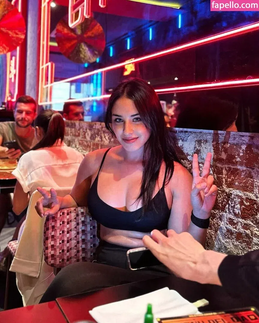 Rania.hey Onlyfans Photo Gallery 