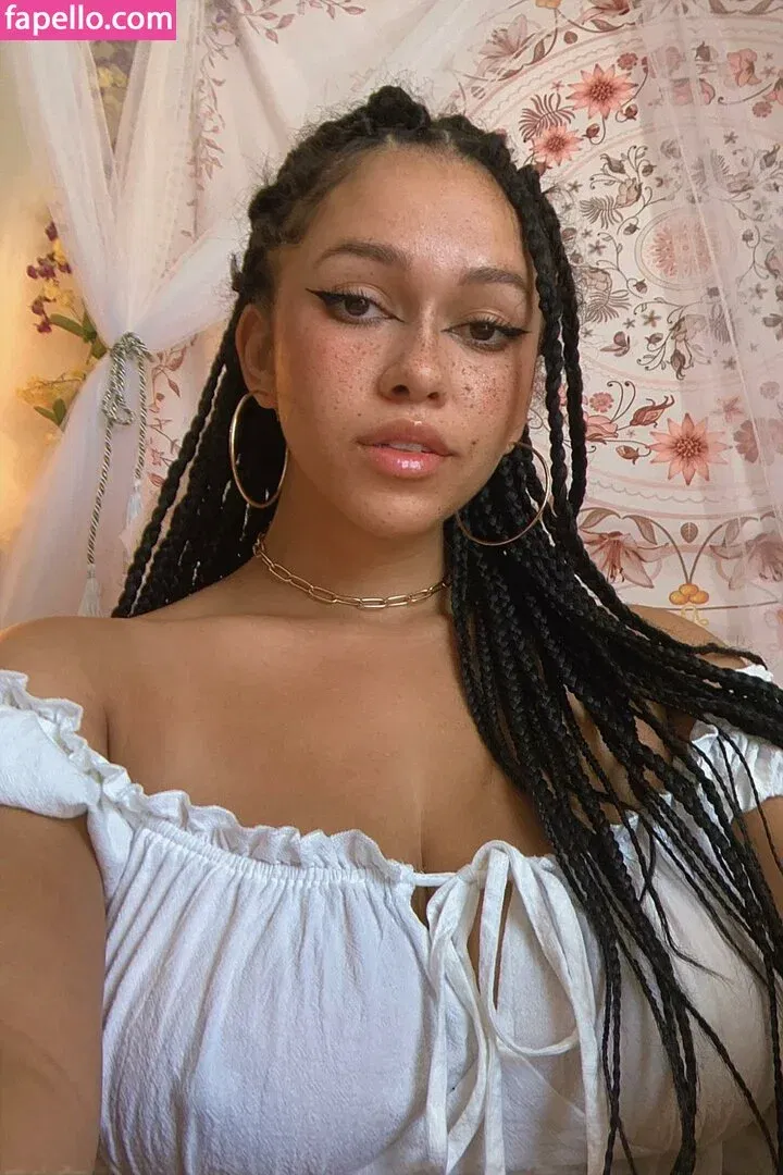 Artemis_Pyre Onlyfans Photo Gallery 