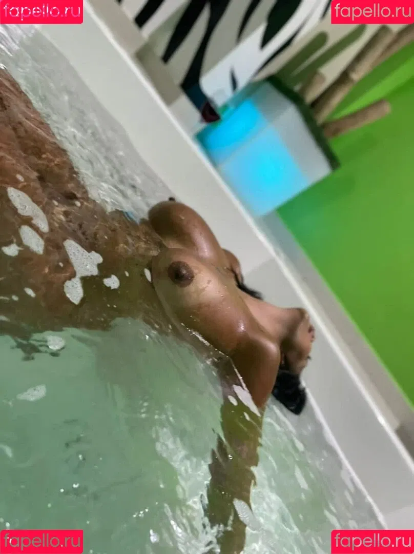 Carolina Correa Troutt Onlyfans Photo Gallery 