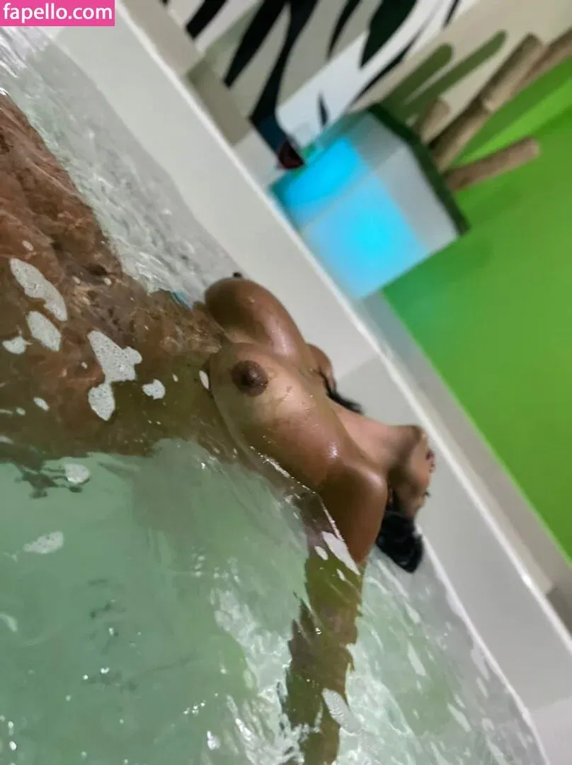 Carolina Correa Troutt Onlyfans Photo Gallery 