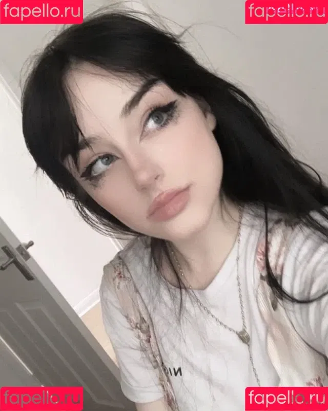 Darkbabybrat Onlyfans Photo Gallery 