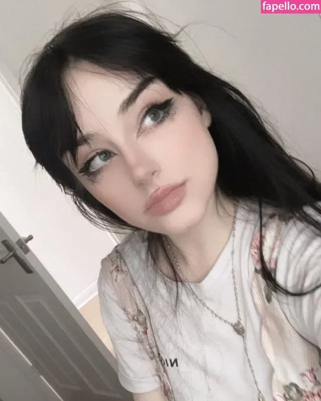 Darkbabybrat Onlyfans Photo Gallery 