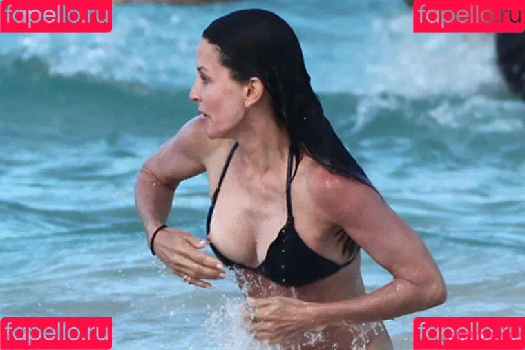 Courteney Cox Onlyfans Photo Gallery 