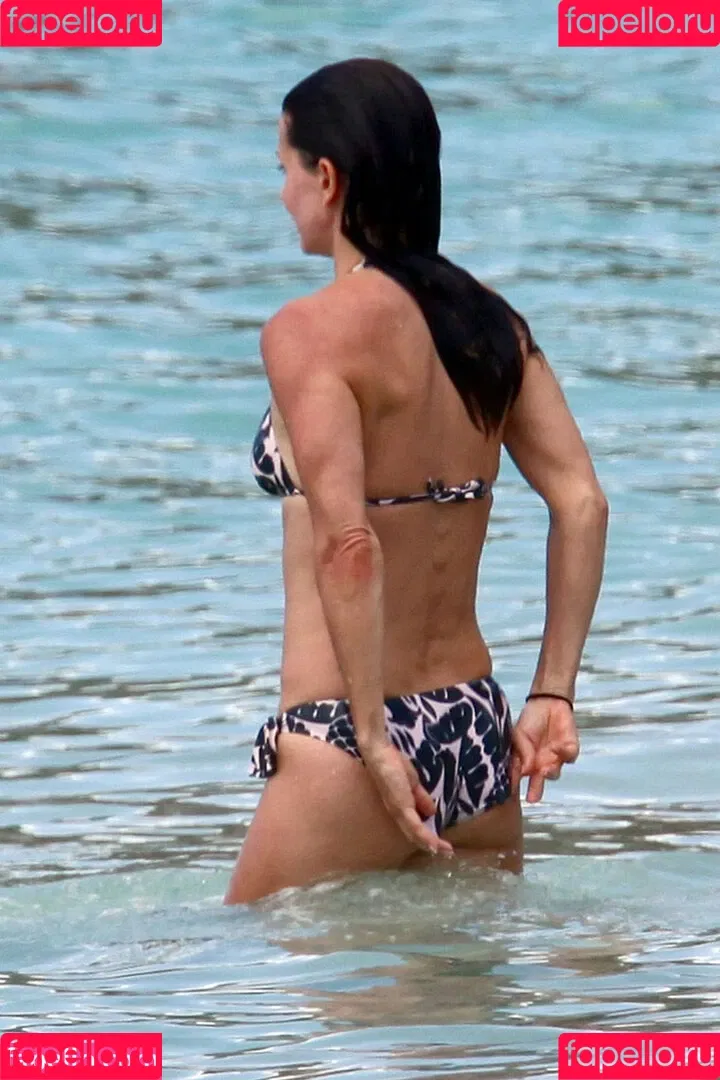 Courteney Cox Onlyfans Photo Gallery 