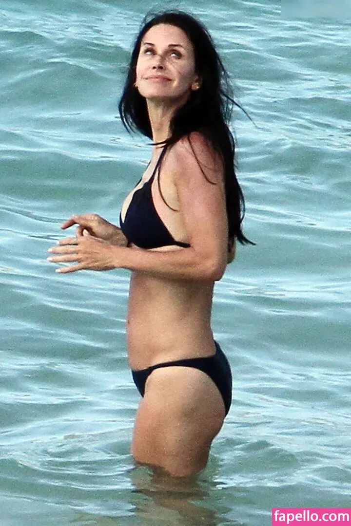 Courteney Cox Onlyfans Photo Gallery 