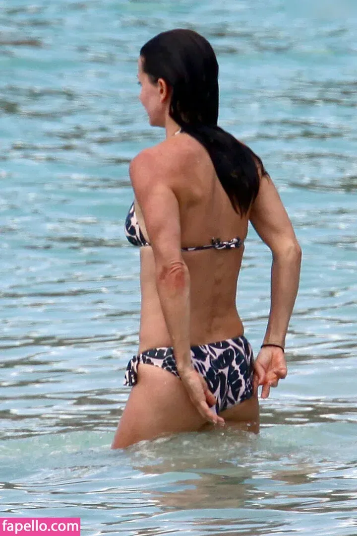 Courteney Cox Onlyfans Photo Gallery 