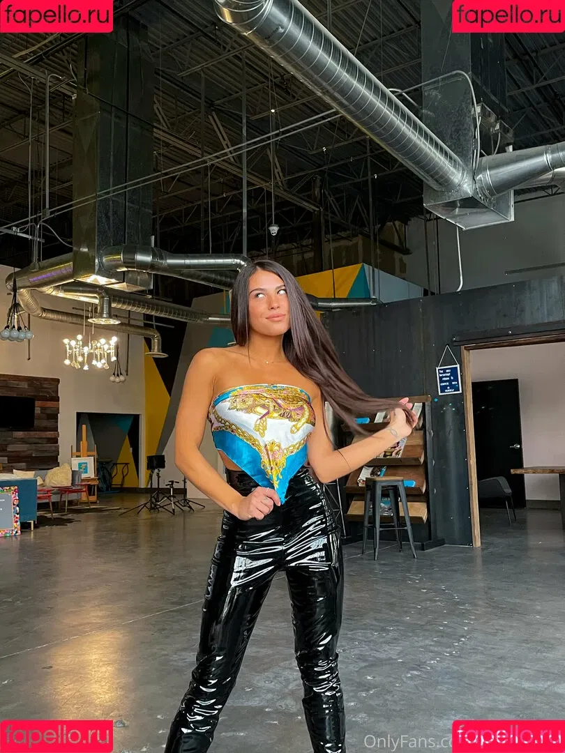 kristenheh Onlyfans Photo Gallery 