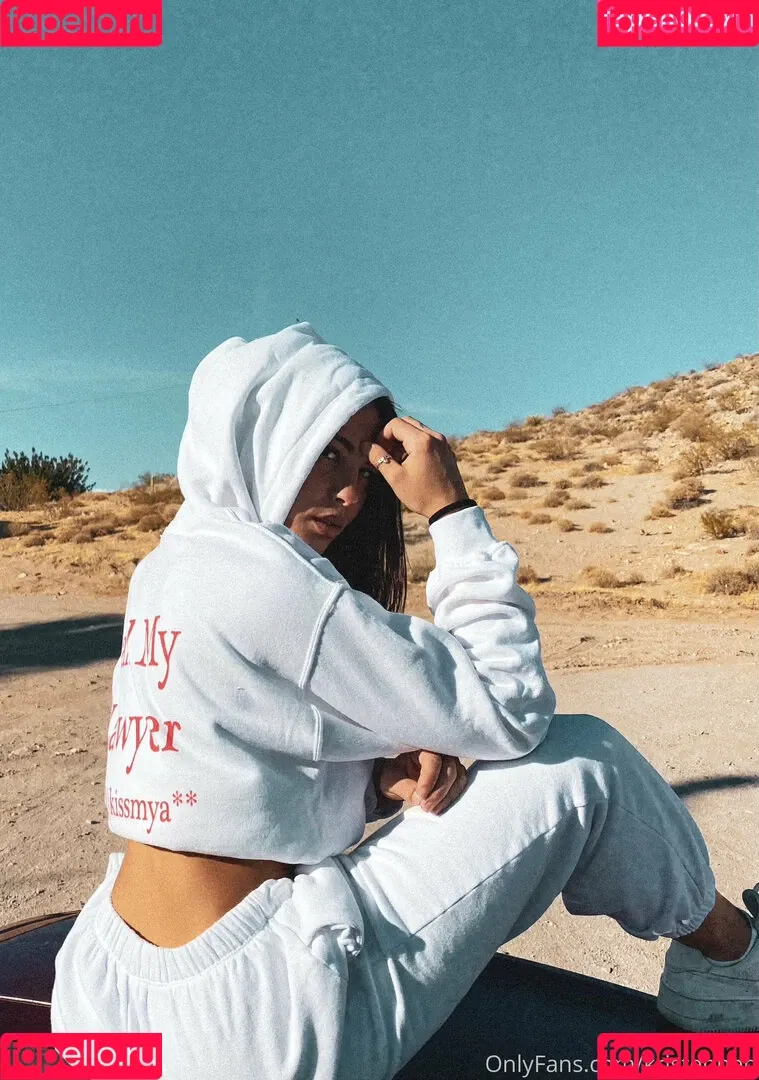 kristenheh Onlyfans Photo Gallery 