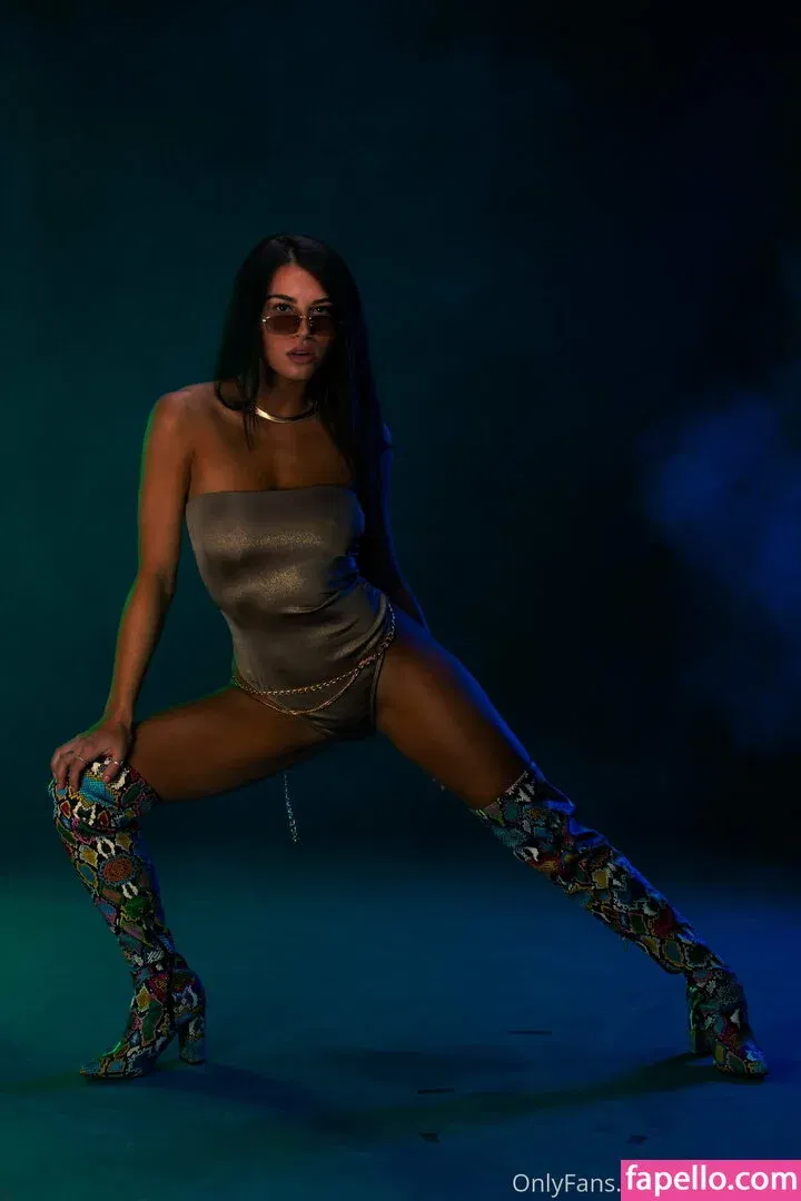 kristenheh Onlyfans Photo Gallery 