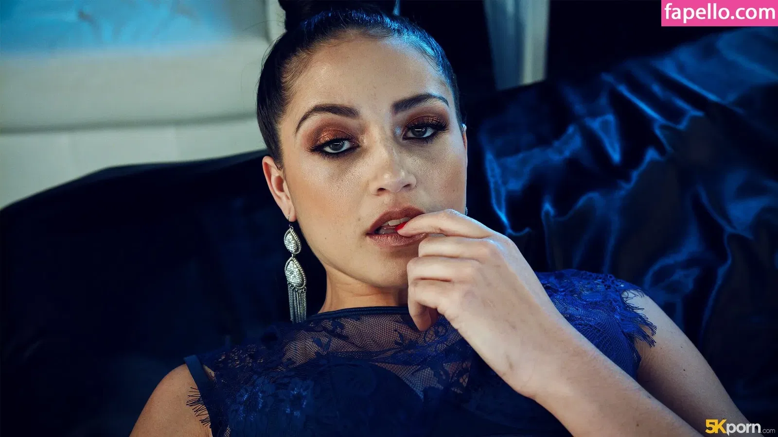 Avi Love Onlyfans Photo Gallery 