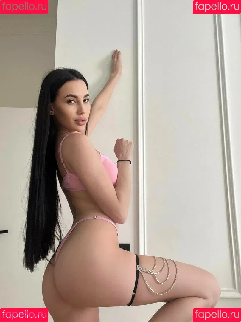 Im Nadia Onlyfans Photo Gallery 