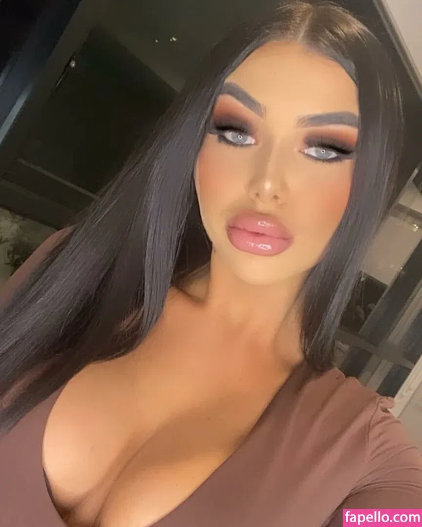 Erin Gray Onlyfans Photo Gallery 