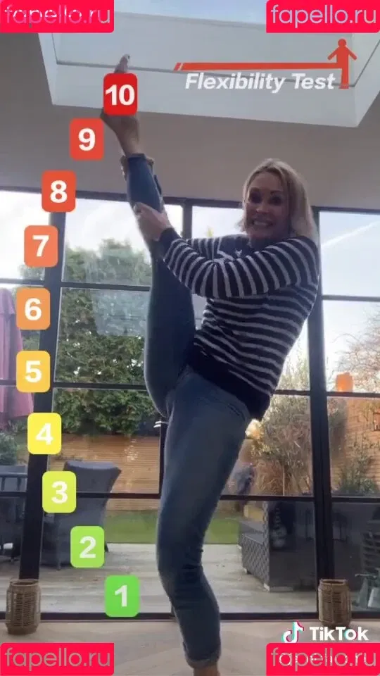 Jenni Falconer Onlyfans Photo Gallery 
